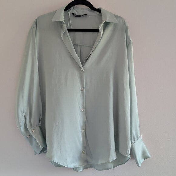 3/$30 Zara satin look mint green blouse - Picture 1 of 6